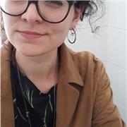 Laureata in Lettere con Lode offre lezioni di italiano, latino, inglese e materie umanistiche